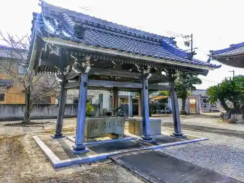 蓮泉寺の手水舎