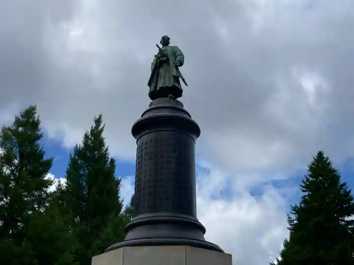 靖國神社の像