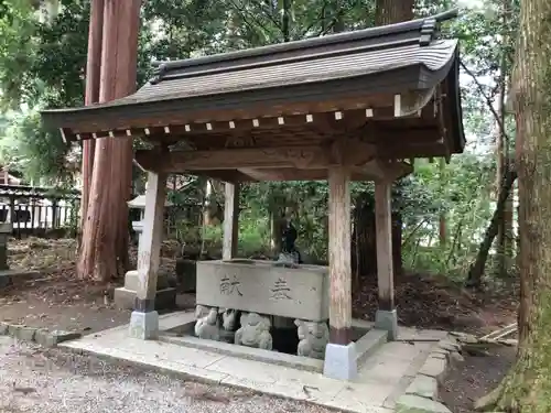伊和神社の手水舎