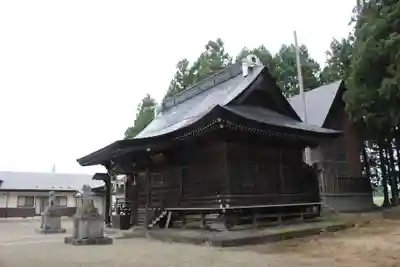 諏訪神社の本殿・本堂