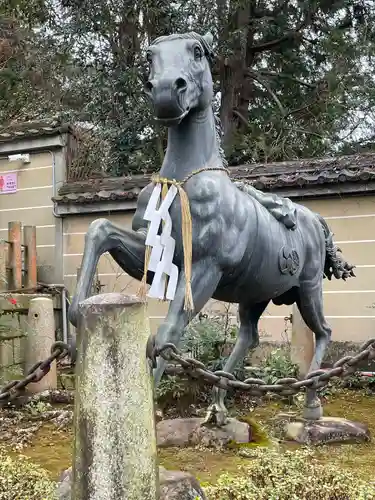 粟田神社の像