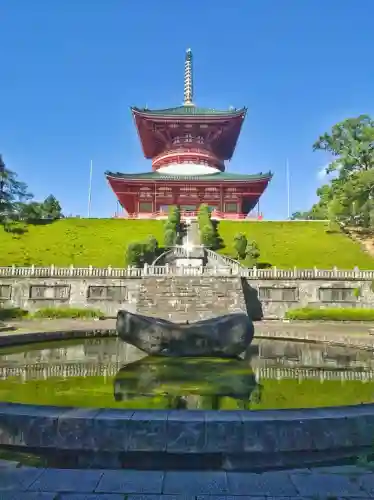 成田山新勝寺の{uncategorized: "未分類", other: "その他", undefined: "問題あり", building: "その他建物", grave: "お墓", sacred_gate: "鳥居", guardian: "狛犬", statue: "像", buddha: "仏像", history: "歴史", nature: "自然", garden: "庭園", animal: "動物", pagoda: "塔", temizu: "手水舎", mountain_gate: "山門・神門", sanctuary: "本殿・本堂", subordinate: "末社・摂社", art: "芸術", scenery: "景色", jizo: "地蔵", ema: "絵馬", goshuin: "御朱印", omikuji: "おみくじ", items: "授与品その他", amulet: "お守り", goshuincho: "御朱印帳", eats: "食事", festival: "お祭り", votive_dance: "神楽", shichigosan: "七五三参", wedding: "結婚式", experience: "体験その他", initially: "初詣", around: "周辺", anti_infection: "感染症対策"}