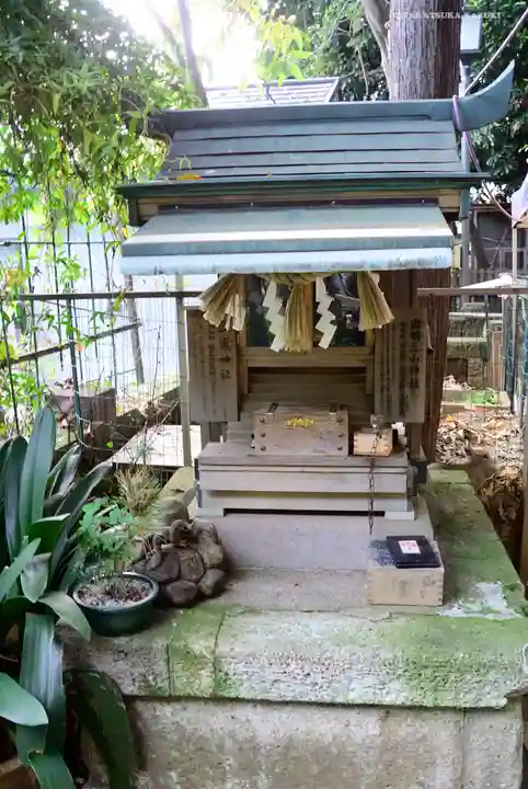 太子堂八幡神社の末社・摂社