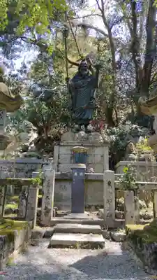 金峯山寺の像