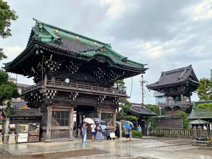 題経寺(柴又帝釈天)の山門・神門