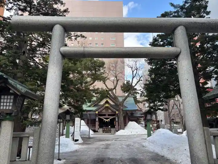 三吉神社の鳥居