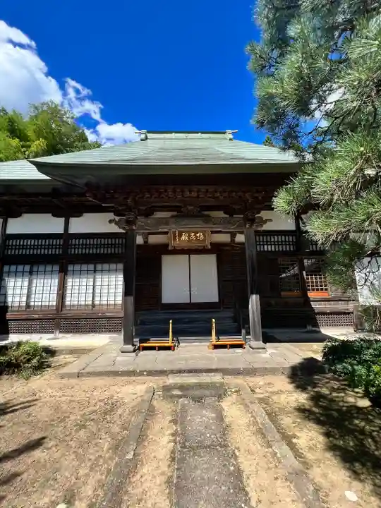 石行寺の本殿・本堂