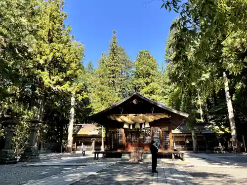 諏訪大社下社春宮の本殿・本堂