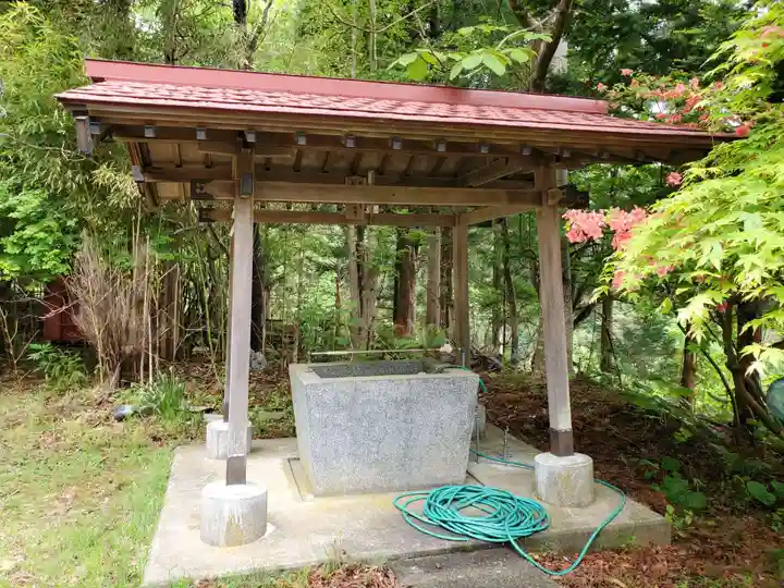 木直稲荷神社の手水舎