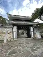 護国神社の山門・神門