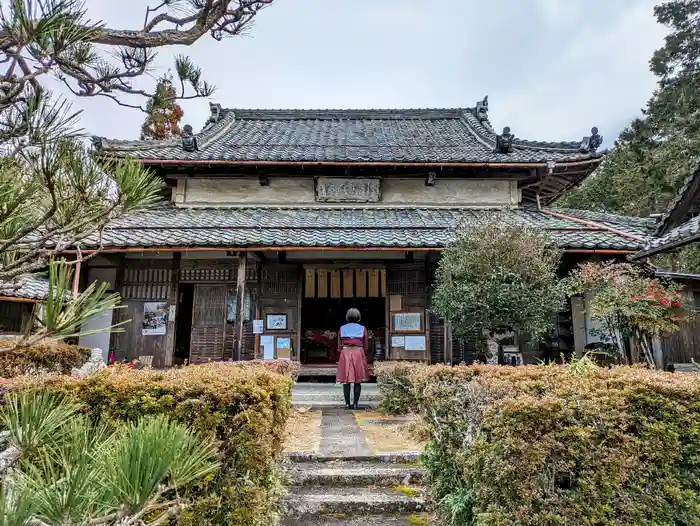 梵釈寺の本殿