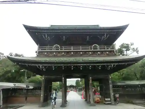 川崎大師（平間寺）の山門・神門