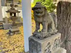 初音森神社の狛犬