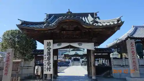 成田山川越別院の山門