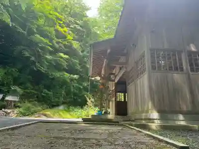 齋神社の庭園