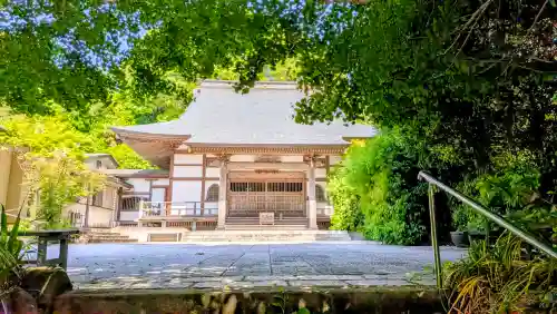 二伝寺（ニ傳寺）の{uncategorized: "未分類", other: "その他", undefined: "問題あり", building: "その他建物", grave: "お墓", sacred_gate: "鳥居", guardian: "狛犬", statue: "像", buddha: "仏像", history: "歴史", nature: "自然", garden: "庭園", animal: "動物", pagoda: "塔", temizu: "手水舎", mountain_gate: "山門・神門", sanctuary: "本殿・本堂", subordinate: "末社・摂社", art: "芸術", scenery: "景色", jizo: "地蔵", ema: "絵馬", goshuin: "御朱印", omikuji: "おみくじ", items: "授与品その他", amulet: "お守り", goshuincho: "御朱印帳", eats: "食事", festival: "お祭り", votive_dance: "神楽", shichigosan: "七五三参", wedding: "結婚式", experience: "体験その他", initially: "初詣", around: "周辺", anti_infection: "感染症対策"}