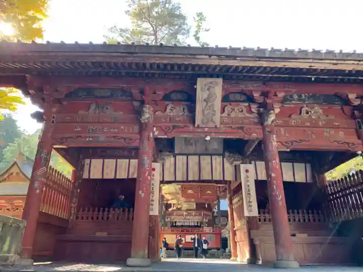 北口本宮冨士浅間神社の山門・神門