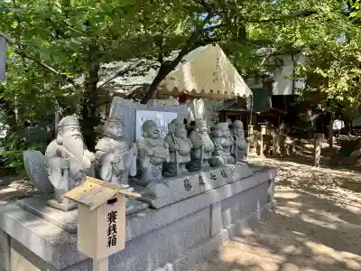 藤森神社の{uncategorized: "未分類", other: "その他", undefined: "問題あり", building: "その他建物", grave: "お墓", sacred_gate: "鳥居", guardian: "狛犬", statue: "像", buddha: "仏像", history: "歴史", nature: "自然", garden: "庭園", animal: "動物", pagoda: "塔", temizu: "手水舎", mountain_gate: "山門・神門", sanctuary: "本殿・本堂", subordinate: "末社・摂社", art: "芸術", scenery: "景色", jizo: "地蔵", ema: "絵馬", goshuin: "御朱印", omikuji: "おみくじ", items: "授与品その他", amulet: "お守り", goshuincho: "御朱印帳", eats: "食事", festival: "お祭り", votive_dance: "神楽", shichigosan: "七五三参", wedding: "結婚式", experience: "体験その他", initially: "初詣", around: "周辺", anti_infection: "感染症対策"}