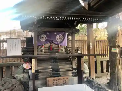 被官稲荷神社の本殿・本堂