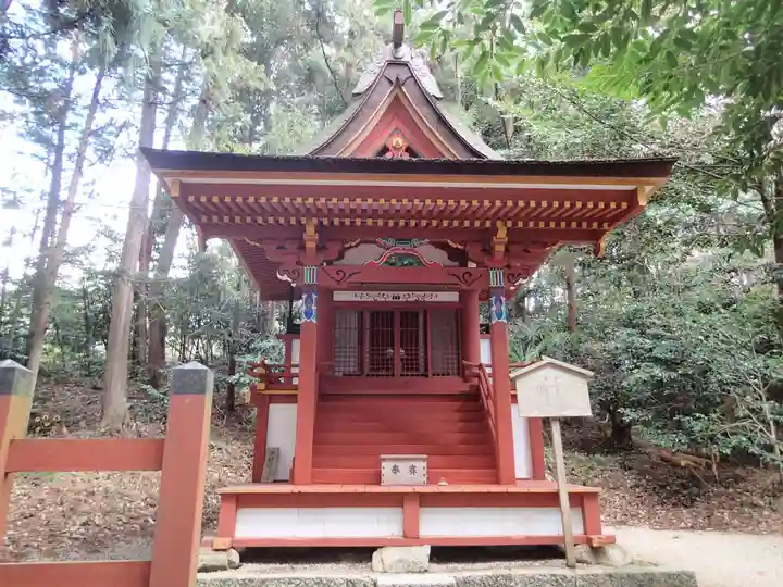 高鴨神社の末社・摂社
