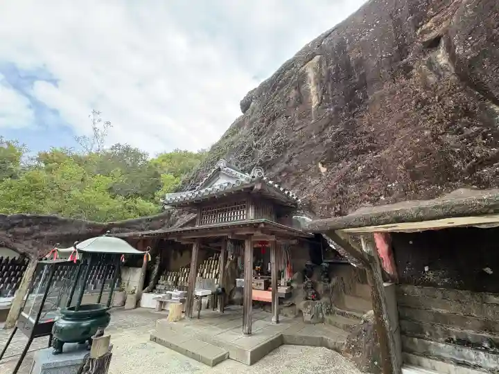 救馬溪観音の{uncategorized: "未分類", other: "その他", undefined: "問題あり", building: "その他建物", grave: "お墓", sacred_gate: "鳥居", guardian: "狛犬", statue: "像", buddha: "仏像", history: "歴史", nature: "自然", garden: "庭園", animal: "動物", pagoda: "塔", temizu: "手水舎", mountain_gate: "山門・神門", sanctuary: "本殿・本堂", subordinate: "末社・摂社", art: "芸術", scenery: "景色", jizo: "地蔵", ema: "絵馬", goshuin: "御朱印", omikuji: "おみくじ", items: "授与品その他", amulet: "お守り", goshuincho: "御朱印帳", eats: "食事", festival: "お祭り", votive_dance: "神楽", shichigosan: "七五三参", wedding: "結婚式", experience: "体験その他", initially: "初詣", around: "周辺", anti_infection: "感染症対策"}