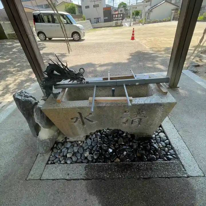 挙母神社の手水舎