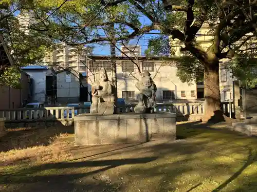 川口神社の像