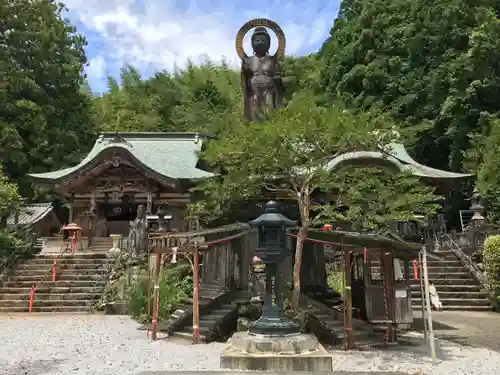 清滝寺の本殿