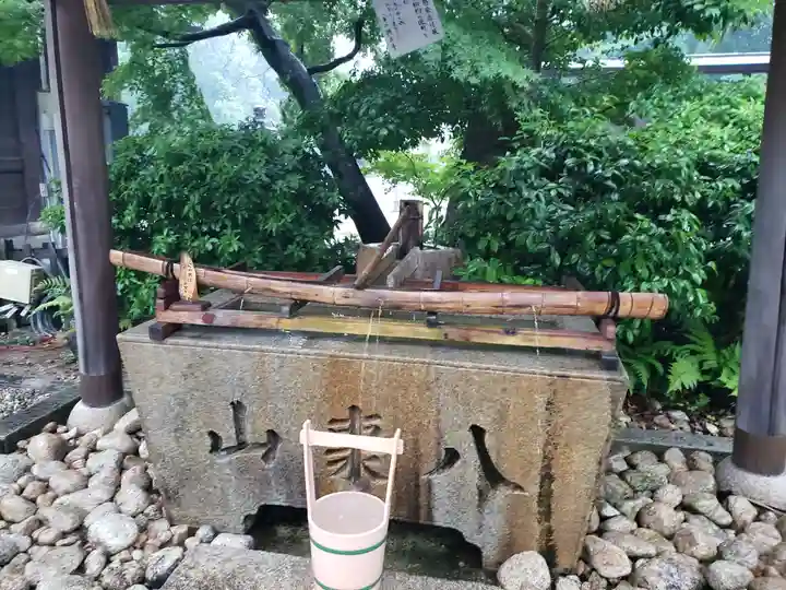 八事山 興正寺の手水舎