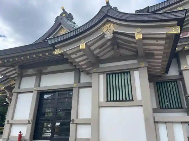 氷川神社の{uncategorized: "未分類", other: "その他", undefined: "問題あり", building: "その他建物", grave: "お墓", sacred_gate: "鳥居", guardian: "狛犬", statue: "像", buddha: "仏像", history: "歴史", nature: "自然", garden: "庭園", animal: "動物", pagoda: "塔", temizu: "手水舎", mountain_gate: "山門・神門", sanctuary: "本殿・本堂", subordinate: "末社・摂社", art: "芸術", scenery: "景色", jizo: "地蔵", ema: "絵馬", goshuin: "御朱印", omikuji: "おみくじ", items: "授与品その他", amulet: "お守り", goshuincho: "御朱印帳", eats: "食事", festival: "お祭り", votive_dance: "神楽", shichigosan: "七五三参", wedding: "結婚式", experience: "体験その他", initially: "初詣", around: "周辺", anti_infection: "感染症対策"}