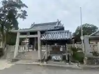湊口神社の{uncategorized: "未分類", other: "その他", undefined: "問題あり", building: "その他建物", grave: "お墓", sacred_gate: "鳥居", guardian: "狛犬", statue: "像", buddha: "仏像", history: "歴史", nature: "自然", garden: "庭園", animal: "動物", pagoda: "塔", temizu: "手水舎", mountain_gate: "山門・神門", sanctuary: "本殿・本堂", subordinate: "末社・摂社", art: "芸術", scenery: "景色", jizo: "地蔵", ema: "絵馬", goshuin: "御朱印", omikuji: "おみくじ", items: "授与品その他", amulet: "お守り", goshuincho: "御朱印帳", eats: "食事", festival: "お祭り", votive_dance: "神楽", shichigosan: "七五三参", wedding: "結婚式", experience: "体験その他", initially: "初詣", around: "周辺", anti_infection: "感染症対策"}