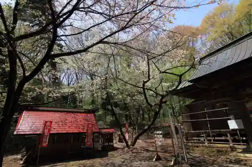 磐椅神社の末社