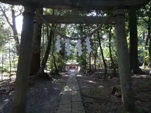 鴨鳥五所神社の鳥居