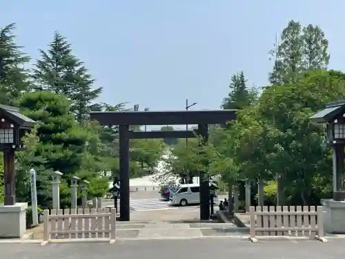 開成山大神宮の{uncategorized: "未分類", other: "その他", undefined: "問題あり", building: "その他建物", grave: "お墓", sacred_gate: "鳥居", guardian: "狛犬", statue: "像", buddha: "仏像", history: "歴史", nature: "自然", garden: "庭園", animal: "動物", pagoda: "塔", temizu: "手水舎", mountain_gate: "山門・神門", sanctuary: "本殿・本堂", subordinate: "末社・摂社", art: "芸術", scenery: "景色", jizo: "地蔵", ema: "絵馬", goshuin: "御朱印", omikuji: "おみくじ", items: "授与品その他", amulet: "お守り", goshuincho: "御朱印帳", eats: "食事", festival: "お祭り", votive_dance: "神楽", shichigosan: "七五三参", wedding: "結婚式", experience: "体験その他", initially: "初詣", around: "周辺", anti_infection: "感染症対策"}