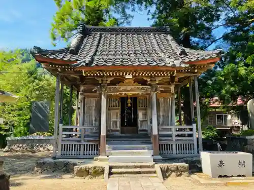 蔵王神社の本殿・本堂