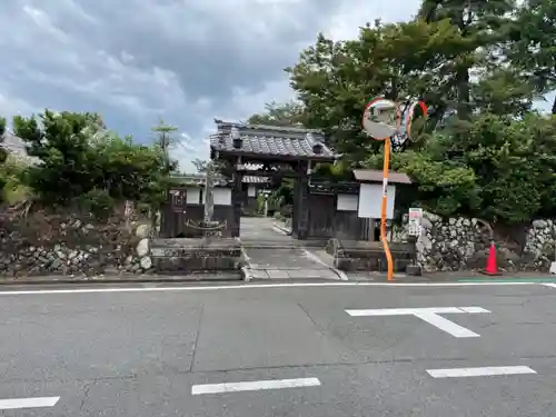 石薬師寺の山門