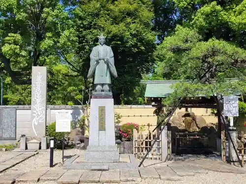 常泉寺の像