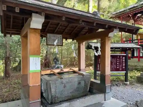 新屋山神社(山梨県)