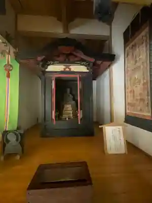御岩神社の{uncategorized: "未分類", other: "その他", undefined: "問題あり", building: "その他建物", grave: "お墓", sacred_gate: "鳥居", guardian: "狛犬", statue: "像", buddha: "仏像", history: "歴史", nature: "自然", garden: "庭園", animal: "動物", pagoda: "塔", temizu: "手水舎", mountain_gate: "山門・神門", sanctuary: "本殿・本堂", subordinate: "末社・摂社", art: "芸術", scenery: "景色", jizo: "地蔵", ema: "絵馬", goshuin: "御朱印", omikuji: "おみくじ", items: "授与品その他", amulet: "お守り", goshuincho: "御朱印帳", eats: "食事", festival: "お祭り", votive_dance: "神楽", shichigosan: "七五三参", wedding: "結婚式", experience: "体験その他", initially: "初詣", around: "周辺", anti_infection: "感染症対策"}