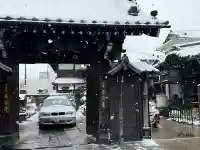 延寿寺/日荷堂の{uncategorized: "未分類", other: "その他", undefined: "問題あり", building: "その他建物", grave: "お墓", sacred_gate: "鳥居", guardian: "狛犬", statue: "像", buddha: "仏像", history: "歴史", nature: "自然", garden: "庭園", animal: "動物", pagoda: "塔", temizu: "手水舎", mountain_gate: "山門・神門", sanctuary: "本殿・本堂", subordinate: "末社・摂社", art: "芸術", scenery: "景色", jizo: "地蔵", ema: "絵馬", goshuin: "御朱印", omikuji: "おみくじ", items: "授与品その他", amulet: "お守り", goshuincho: "御朱印帳", eats: "食事", festival: "お祭り", votive_dance: "神楽", shichigosan: "七五三参", wedding: "結婚式", experience: "体験その他", initially: "初詣", around: "周辺", anti_infection: "感染症対策"}