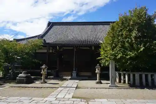 西大寺の本殿・本堂