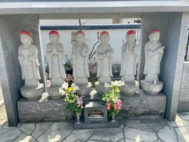 宗興寺の{uncategorized: "未分類", other: "その他", undefined: "問題あり", building: "その他建物", grave: "お墓", sacred_gate: "鳥居", guardian: "狛犬", statue: "像", buddha: "仏像", history: "歴史", nature: "自然", garden: "庭園", animal: "動物", pagoda: "塔", temizu: "手水舎", mountain_gate: "山門・神門", sanctuary: "本殿・本堂", subordinate: "末社・摂社", art: "芸術", scenery: "景色", jizo: "地蔵", ema: "絵馬", goshuin: "御朱印", omikuji: "おみくじ", items: "授与品その他", amulet: "お守り", goshuincho: "御朱印帳", eats: "食事", festival: "お祭り", votive_dance: "神楽", shichigosan: "七五三参", wedding: "結婚式", experience: "体験その他", initially: "初詣", around: "周辺", anti_infection: "感染症対策"}