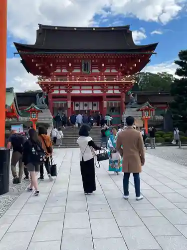 伏見稲荷大社の山門・神門