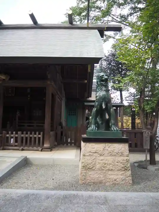 東新町氷川神社の狛犬