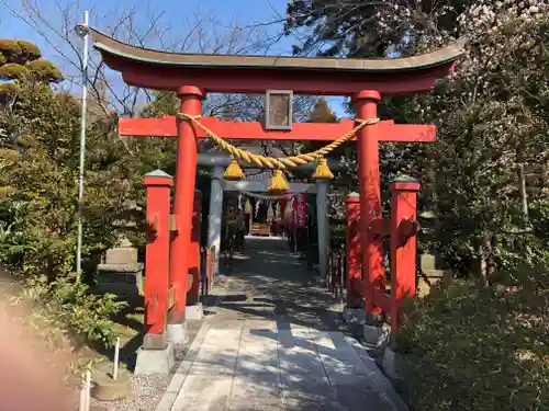 三軒地稲荷神社の鳥居