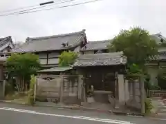 専称寺の山門