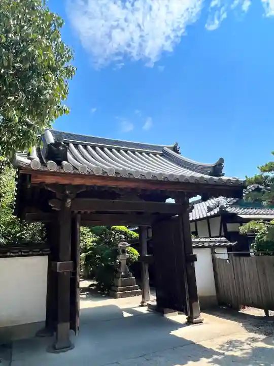 日部神社の山門・神門