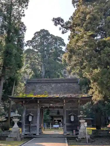 若狭姫神社（若狭彦神社下社）の{uncategorized: "未分類", other: "その他", undefined: "問題あり", building: "その他建物", grave: "お墓", sacred_gate: "鳥居", guardian: "狛犬", statue: "像", buddha: "仏像", history: "歴史", nature: "自然", garden: "庭園", animal: "動物", pagoda: "塔", temizu: "手水舎", mountain_gate: "山門・神門", sanctuary: "本殿・本堂", subordinate: "末社・摂社", art: "芸術", scenery: "景色", jizo: "地蔵", ema: "絵馬", goshuin: "御朱印", omikuji: "おみくじ", items: "授与品その他", amulet: "お守り", goshuincho: "御朱印帳", eats: "食事", festival: "お祭り", votive_dance: "神楽", shichigosan: "七五三参", wedding: "結婚式", experience: "体験その他", initially: "初詣", around: "周辺", anti_infection: "感染症対策"}