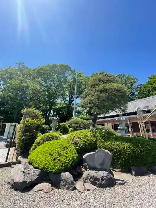 白旗神社の{uncategorized: "未分類", other: "その他", undefined: "問題あり", building: "その他建物", grave: "お墓", sacred_gate: "鳥居", guardian: "狛犬", statue: "像", buddha: "仏像", history: "歴史", nature: "自然", garden: "庭園", animal: "動物", pagoda: "塔", temizu: "手水舎", mountain_gate: "山門・神門", sanctuary: "本殿・本堂", subordinate: "末社・摂社", art: "芸術", scenery: "景色", jizo: "地蔵", ema: "絵馬", goshuin: "御朱印", omikuji: "おみくじ", items: "授与品その他", amulet: "お守り", goshuincho: "御朱印帳", eats: "食事", festival: "お祭り", votive_dance: "神楽", shichigosan: "七五三参", wedding: "結婚式", experience: "体験その他", initially: "初詣", around: "周辺", anti_infection: "感染症対策"}