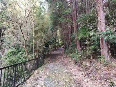 國狭槌神社の{uncategorized: "未分類", other: "その他", undefined: "問題あり", building: "その他建物", grave: "お墓", sacred_gate: "鳥居", guardian: "狛犬", statue: "像", buddha: "仏像", history: "歴史", nature: "自然", garden: "庭園", animal: "動物", pagoda: "塔", temizu: "手水舎", mountain_gate: "山門・神門", sanctuary: "本殿・本堂", subordinate: "末社・摂社", art: "芸術", scenery: "景色", jizo: "地蔵", ema: "絵馬", goshuin: "御朱印", omikuji: "おみくじ", items: "授与品その他", amulet: "お守り", goshuincho: "御朱印帳", eats: "食事", festival: "お祭り", votive_dance: "神楽", shichigosan: "七五三参", wedding: "結婚式", experience: "体験その他", initially: "初詣", around: "周辺", anti_infection: "感染症対策"}